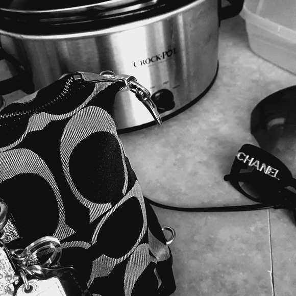 Authentic coach poppy bag! Black/silver! EUC! - Picture 10 of 16